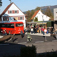 Impressionen von der Dorfplatzeinweihung mit Linienbus
