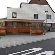 das neue Buswartehaus